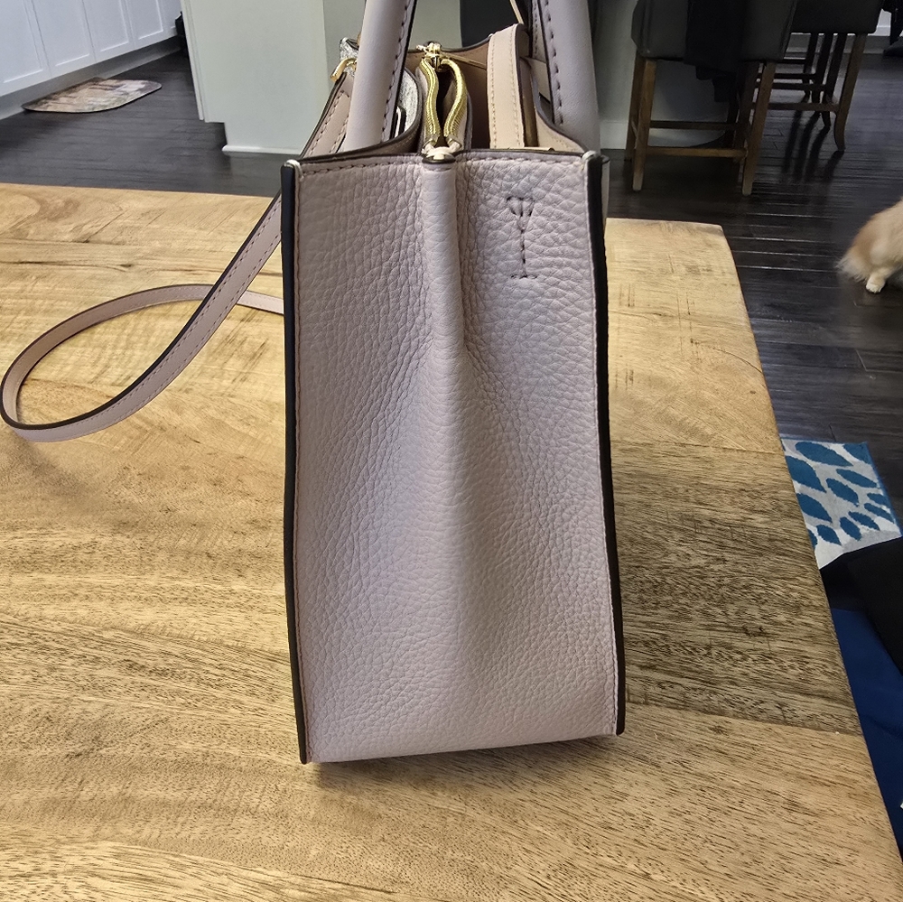 Michael Kors Mercer messenger crossbody purse, pink and cream bag - Picture 8 of 10